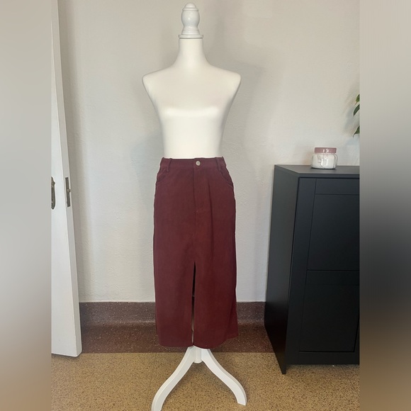 NWT Lulu’s Burgundy Corduroy Midi Skirt - Picture 5 of 10